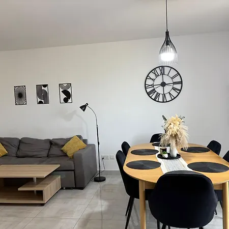 Modern One Bedroom Διαμέρισμα *