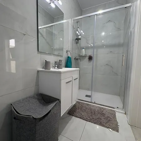 Modern One Bedroom Appartamento