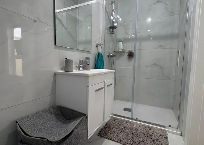 Modern One Bedroom شقة